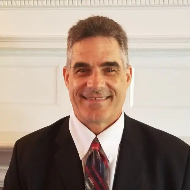 Photo of Bruce Bennett.